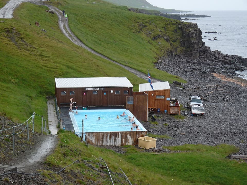 Krossneslaug: Pool at the Shoreline