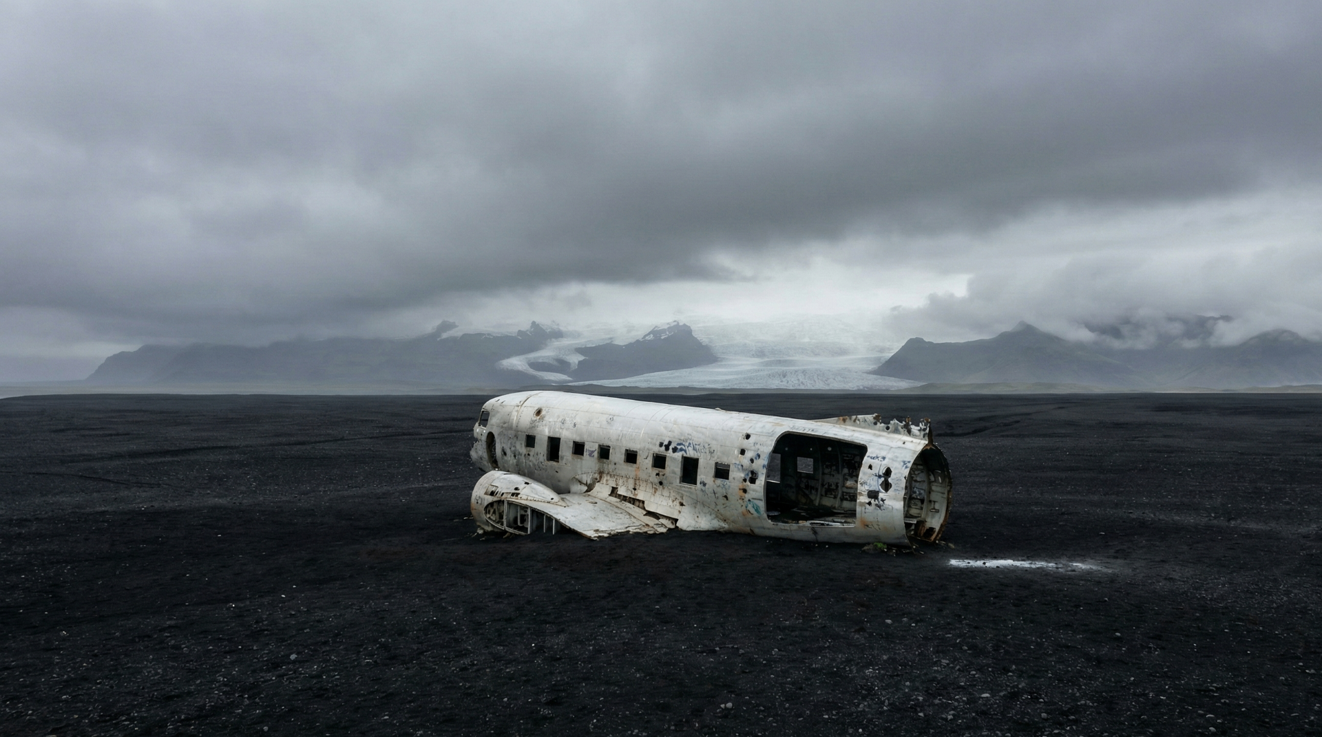 Sólheimasandur: Plane